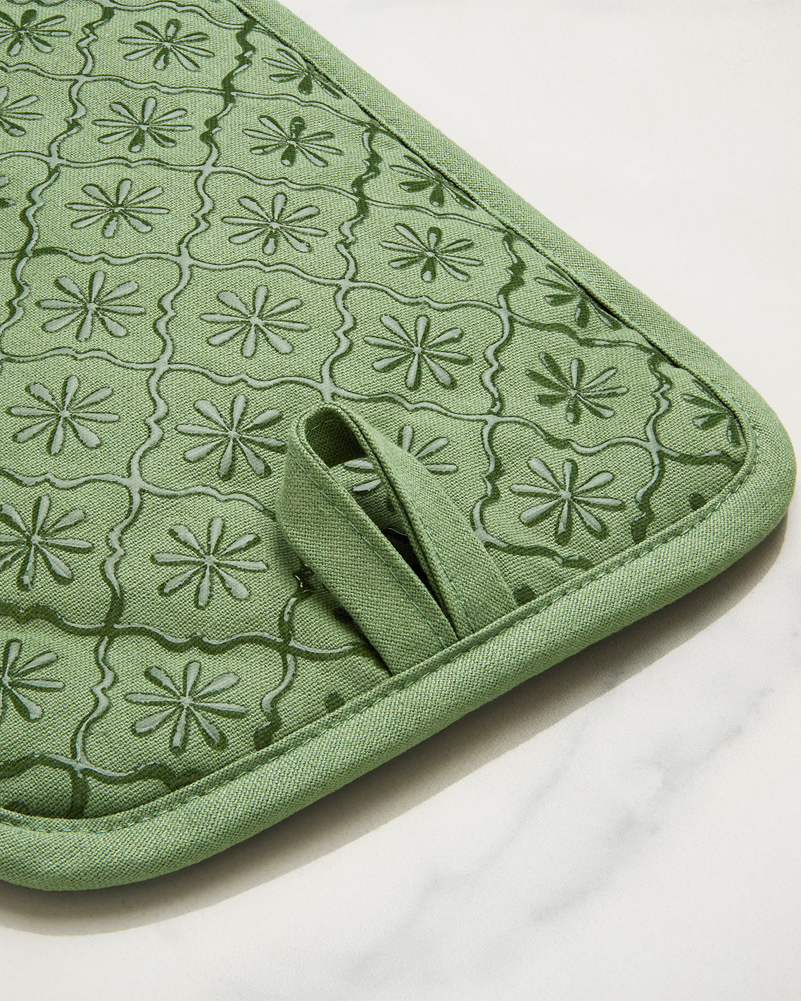 Geometric Floral Pot Holder Set in Seafoam Green - Draper James