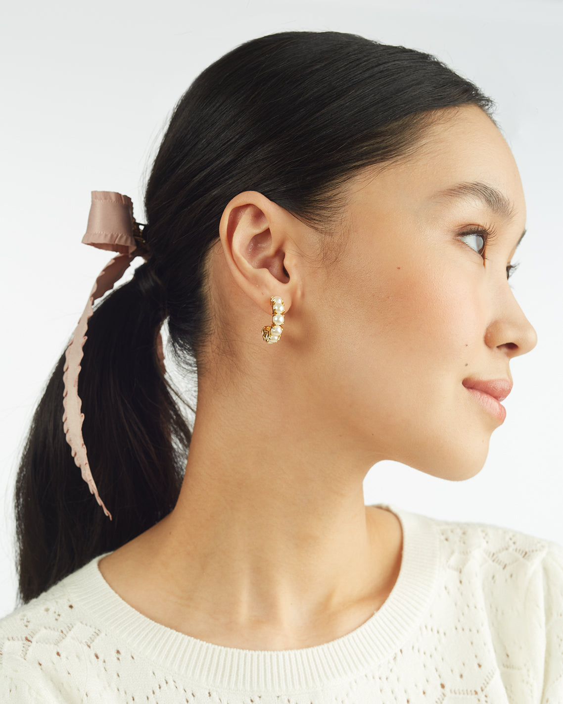 Huggie Hoops in Pearl Pearl - Draper James