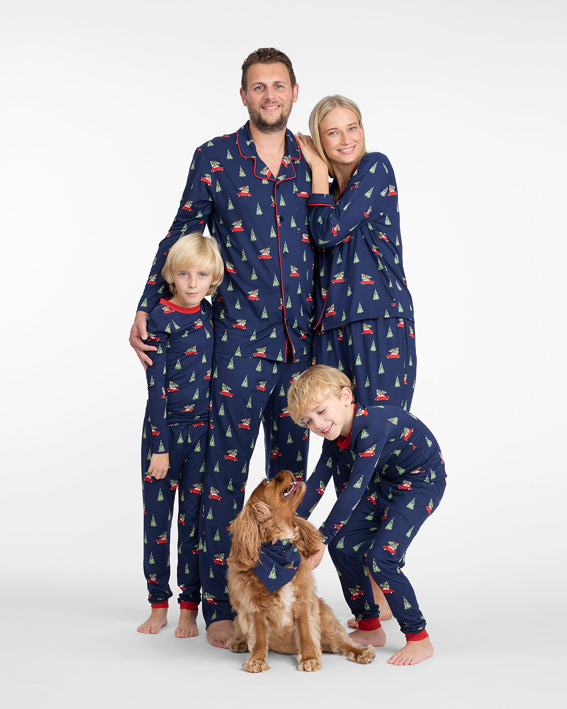 Men's Long-Sleeve Pajama Set in Holiday Trees Nassau Navy Multi - Draper James