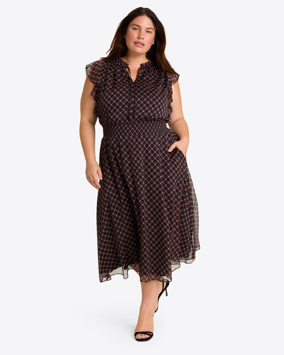 Tenille Dress in Crinkle Chiffon Black Daisy Trellis - Draper James