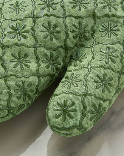 Geometric Floral Silicone Oven Mitt Set in Seafoam Green - Draper James