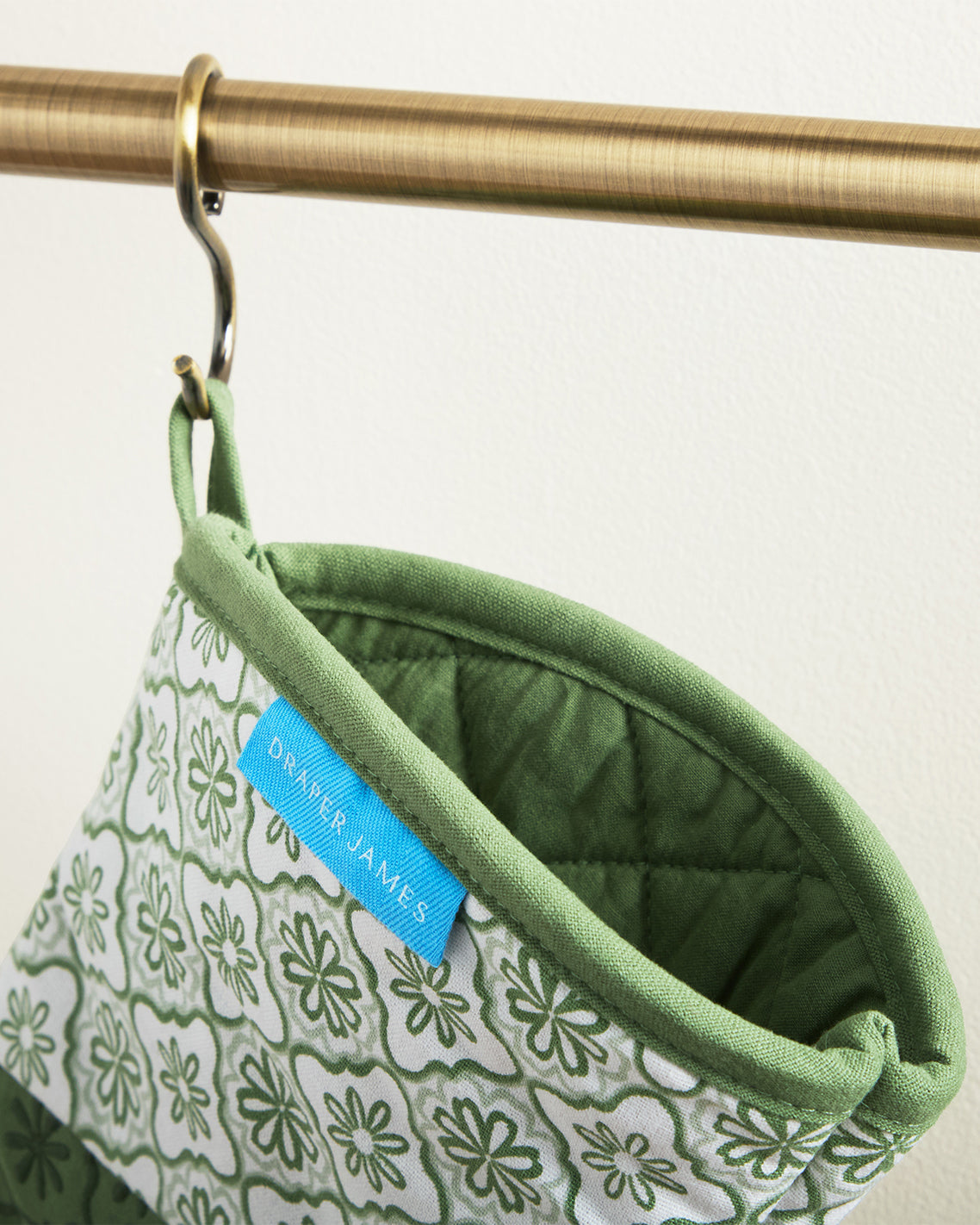 Geometric Floral Silicone Oven Mitt Set in Seafoam Green - Draper James