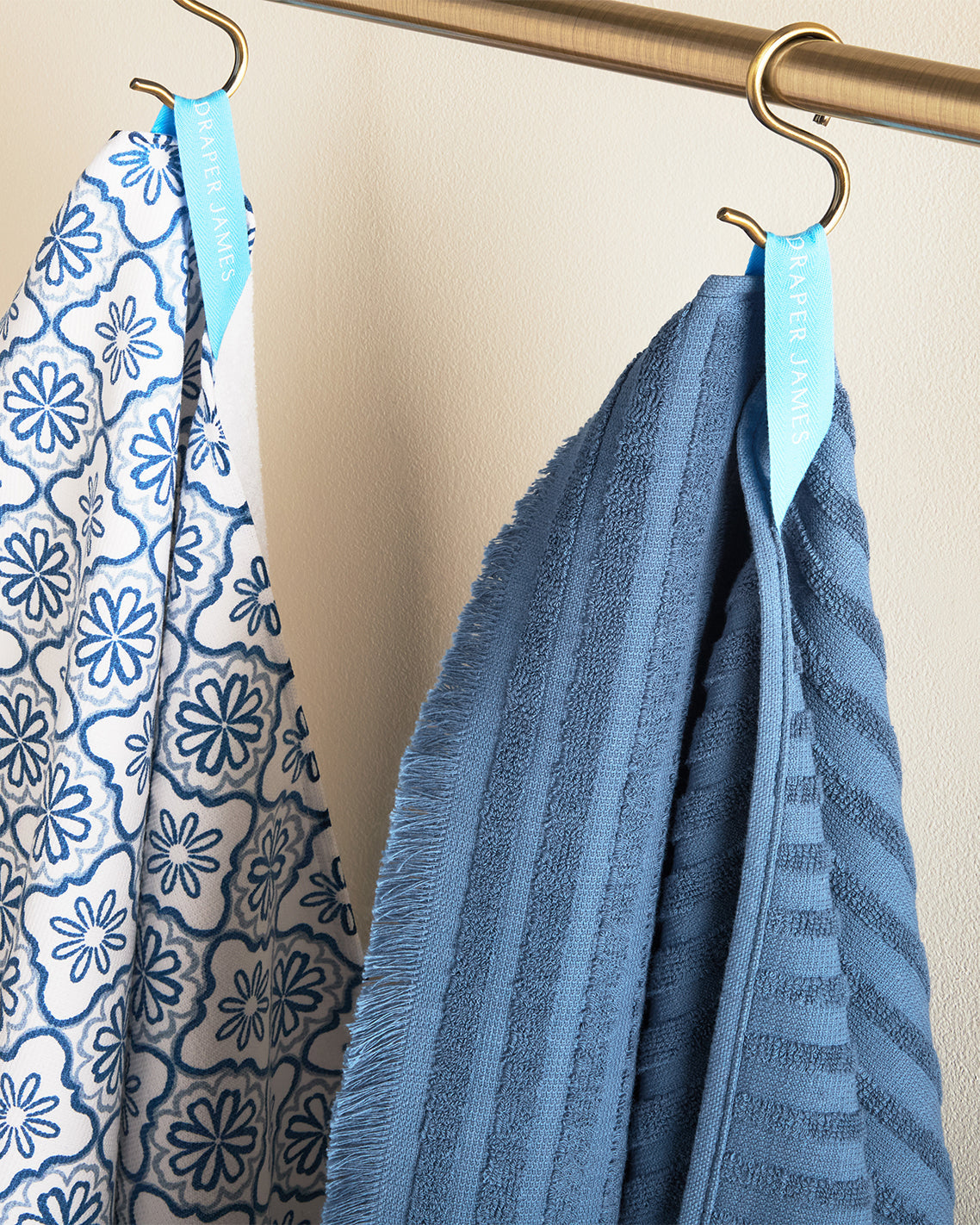 Geometric Floral Kitchen Towel Set in Blue Blue - Draper James