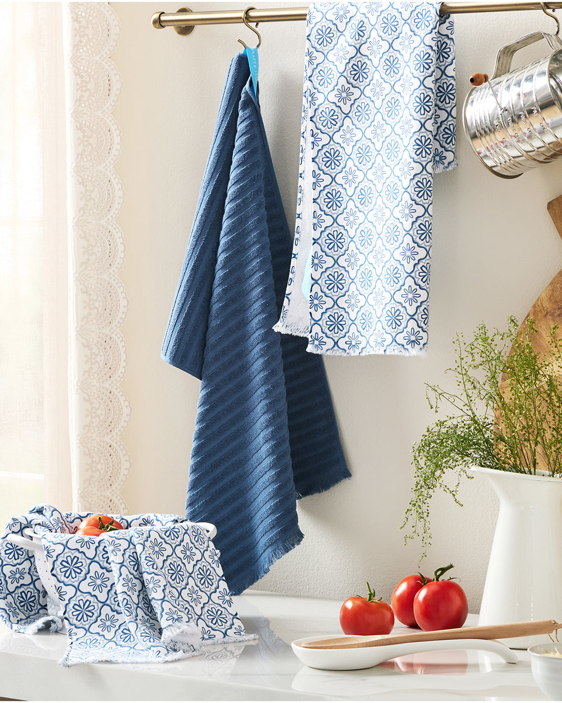 Geometric Floral Kitchen Towel Set in Blue Blue - Draper James