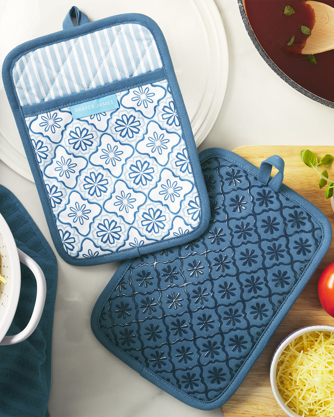 Geometric Floral Pot Holder Set in Blue Blue - Draper James