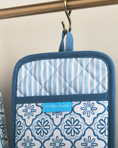 Geometric Floral Pot Holder Set in Blue Blue - Draper James