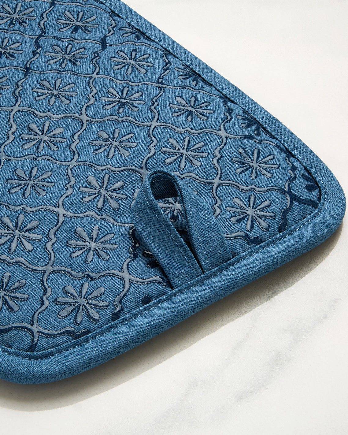 Geometric Floral Pot Holder Set in Blue Blue - Draper James