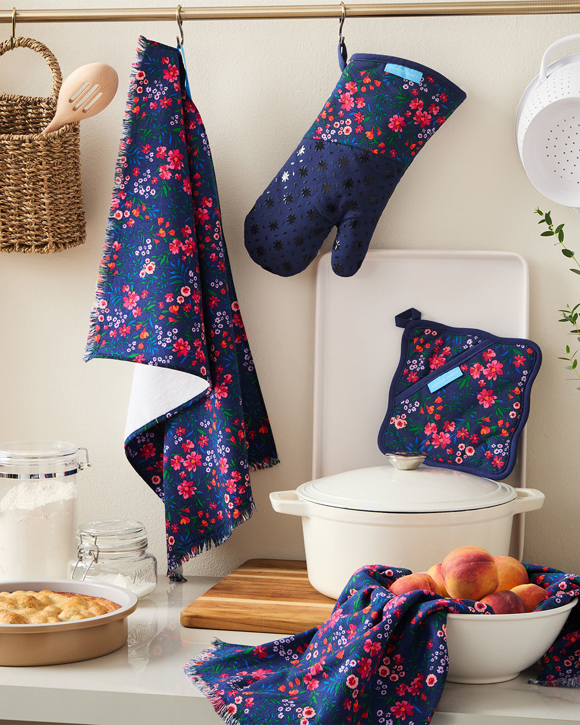 Navy Field Flowers Kitchen Set Nassau Navy Multi - Draper James