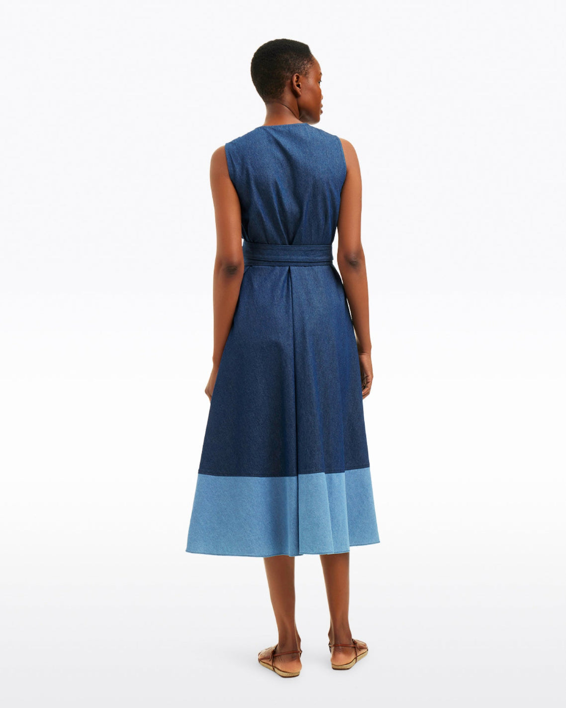 Lorelai Two Tone Sleeveless Wrap Dress in Chambray Dark Wash - Draper James